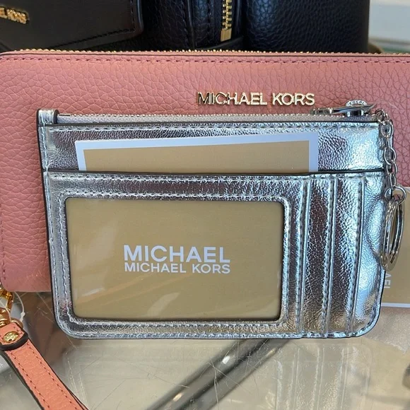 MICHAEL KORS
Jet Set Travel Small Top Zip Coin Pouch With ID
Silver 
NWT - Picture 8 of 16